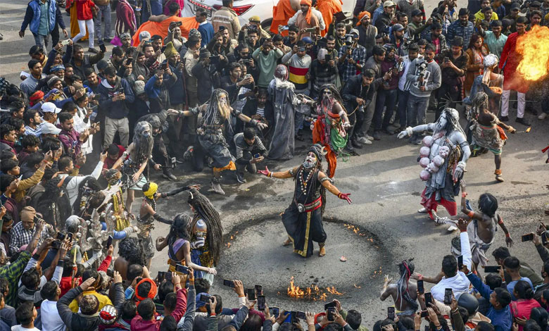 MAHAKAMBHU 1 Maha Kumbh: Global Pilgrims Turn Sangam into a Confluence of Faith and Humanity