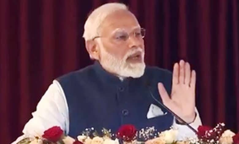 PM Modi Takes a Dig at Opposition, Celebrates India’s Progress Ahead of Budget Session