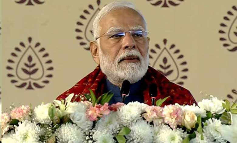 PM 3 PM Modi Slams AAP as 'Kattar Beimaan', Accuses Party of Leading Delhi into Crisis