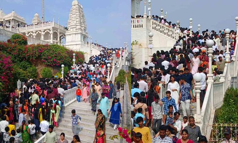 People throng temples in Telugu states on first day of 2025