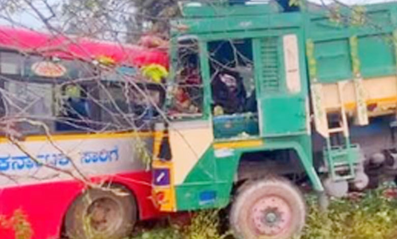 Fatal Truck-Bus Collision in Tamil Nadu Claims Four Lives, Leaves 30 Injured