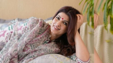 Did Twinkle Khanna Have an 'STD' Phone? The Unexpected Story Revealed!