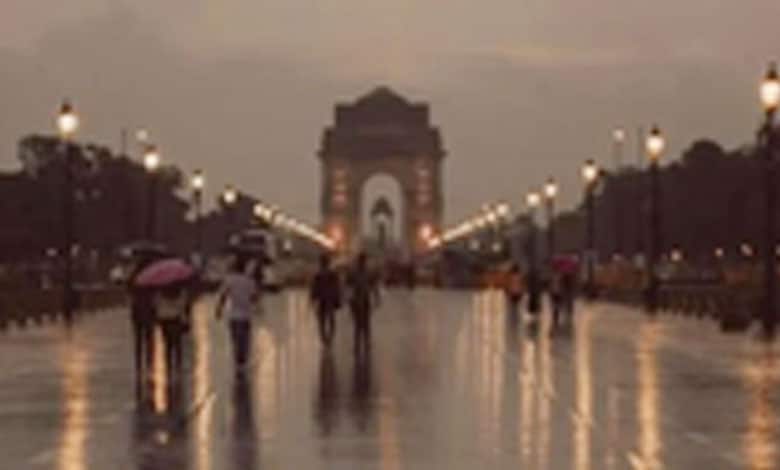 Light Rainfall Graces Delhi-NCR: Temperature Drops, AQI Improves