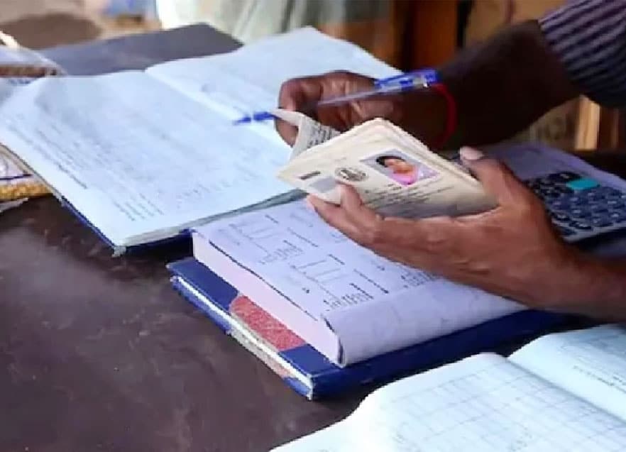 Crowds gather at Telangana’s MeeSeva centers to update ration card details ahead of the 2025 application deadline.