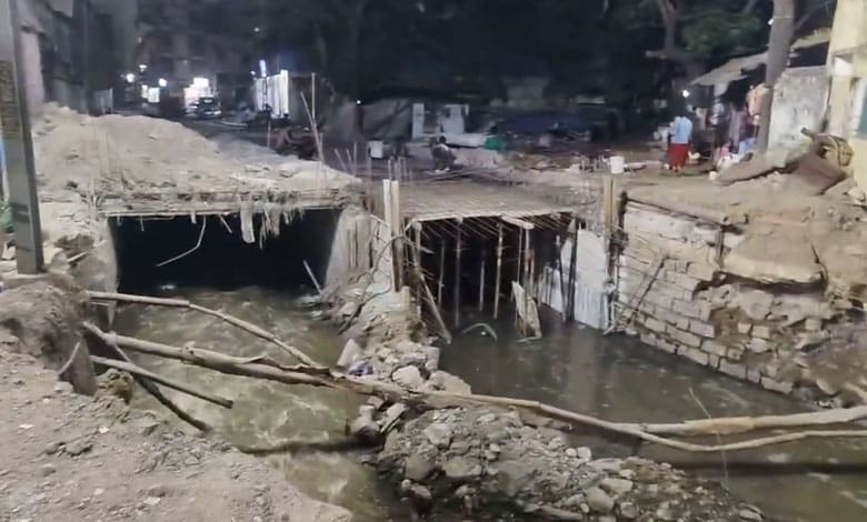 Hyderabad: Goshamahal Nala Collapses Again, Workers Narrowly Escape Disaster: Video