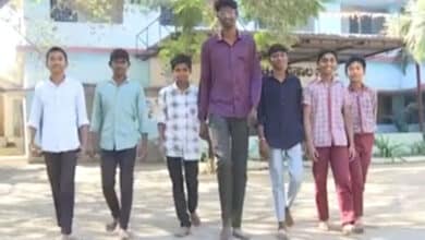 Meet Hemant, the "Amitabh Bachchan" of Adilabad: A 15-Year-Old With a 6.8 Feet Height and Big Dreams