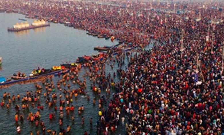 Saints, Kalpvasis, and Devotees Take Holy Dip on Magh Purnima, Praise Maha Kumbh Arrangements