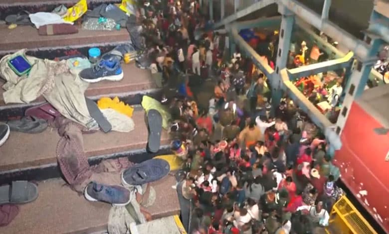 Watch: Stampede-like Situation at New Delhi Railway Station Leaves 15 Injured