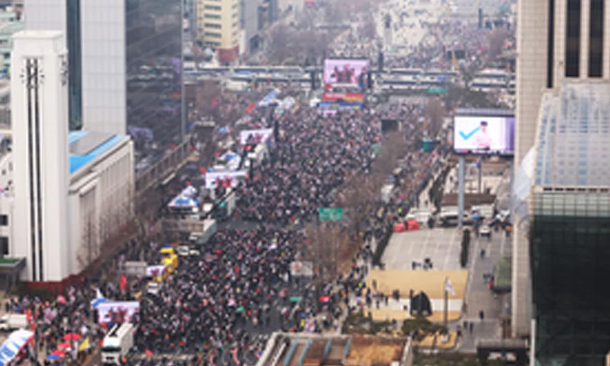 South Korea: Tens of Thousands Set to Rally for and Against Yoon's Impeachment