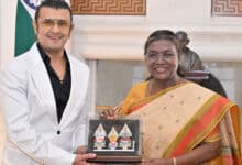 Sonu Nigam Meets President Droupadi Murmu, Performs at President’s Estate