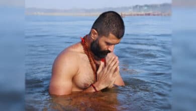 Vijay Deverakonda’s Sacred Kumbh Mela Journey: A Tribute to Roots and Origins!