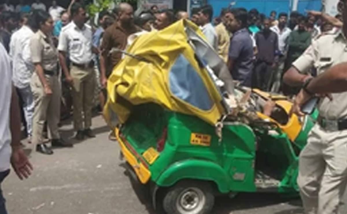 Two Killed as RTC Buses Crush Auto-Rickshaw in Bengaluru