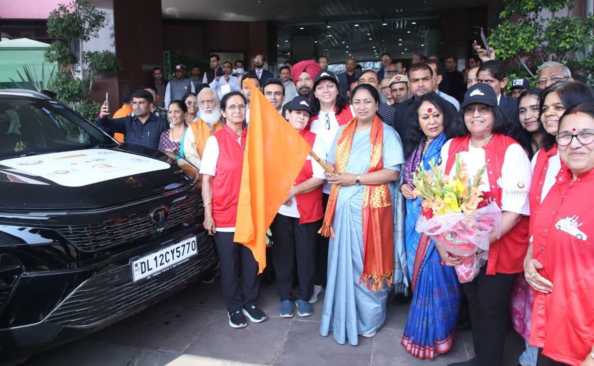 Delhi CM Rekha Gupta Flags Off 'Mothers on Wheels' Road Trip