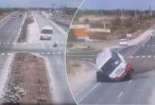 37 Lives at Risk! Bus Overturns on Highway While Avoiding Bike Collision