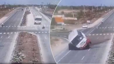 37 Lives at Risk! Bus Overturns on Highway While Avoiding Bike Collision