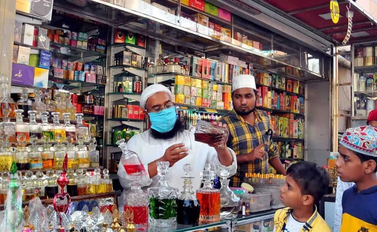 Hyderabad’s Attar Markets Witness Massive Ramadan Sales Surge!