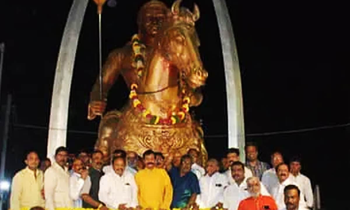 27-Foot Sword Installed at Maharana Pratap Statue in Hyderabad’s Begum Bazaar