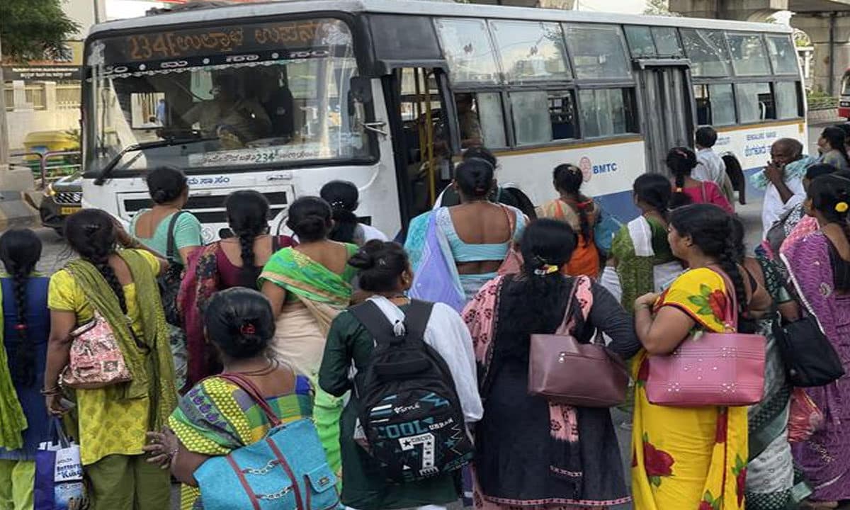 TGSRTC Under Fire: Netizens Slam Disrespect Towards Women in Free Bus Travel!