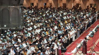 Millions of Muslims in Indonesia Mark Start of Ramadan with Prayers