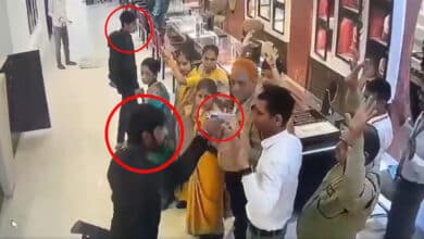 Watch | ₹25 Crore Heist at Tanishq Showroom: Armed Robbers Loot Jewellery in Broad Daylight