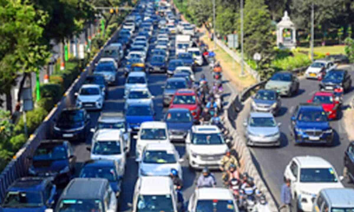 Massive Traffic Jam at Nalgonda Crossroads: Commuters Struggle Amid GHMC Repair Work