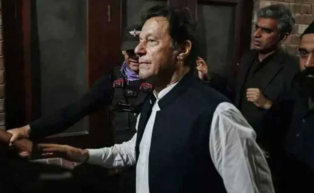 Pakistani Doctors Examine Imran Khan in Adiala Jail Amid Health Concerns