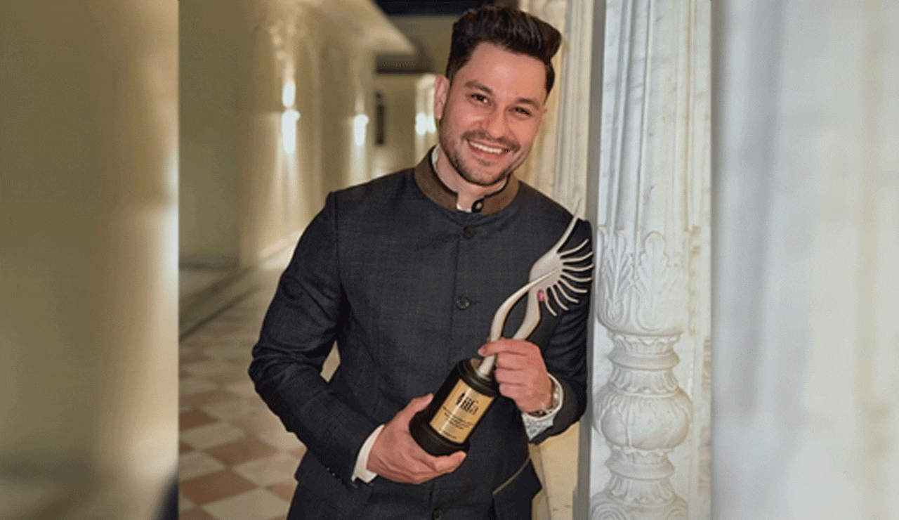 Kunal Kemmu Wins Best Directorial Debut at IIFA for "Madgaon Express"