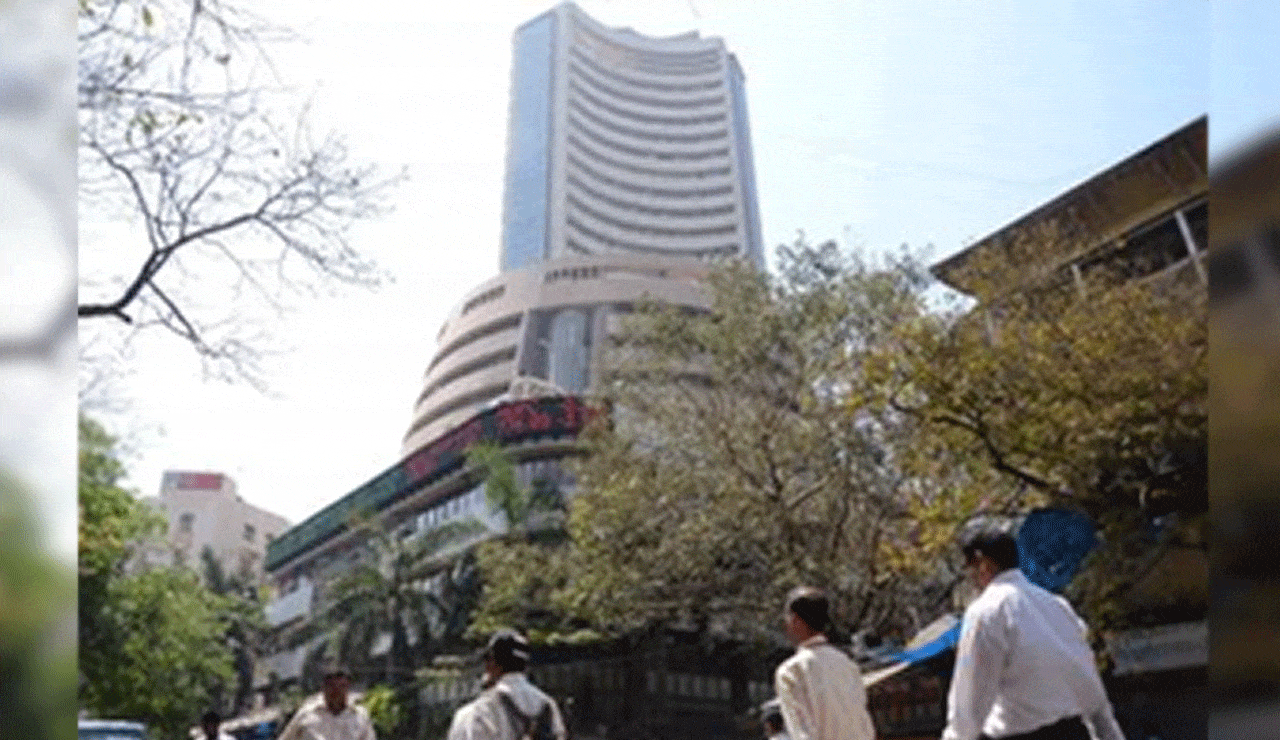 Indian Stock Market Opens Flat; Bharti Airtel Emerges as Top Gainer