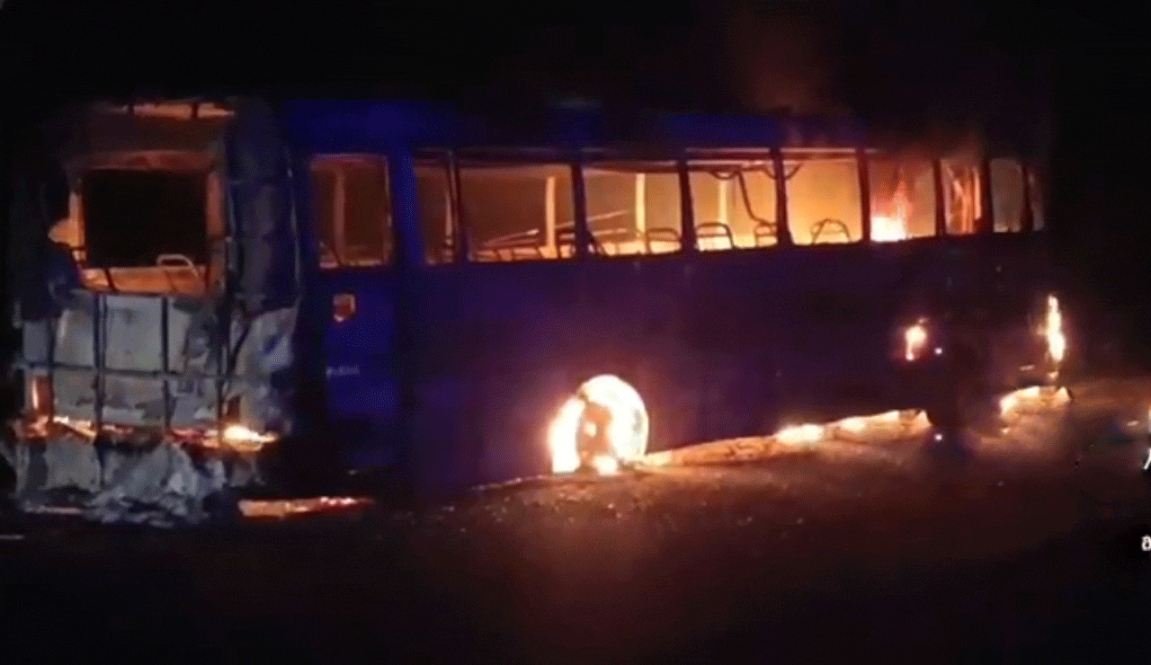 Fire Destroys Private Bus After Tyre Burst on Telangana Highway