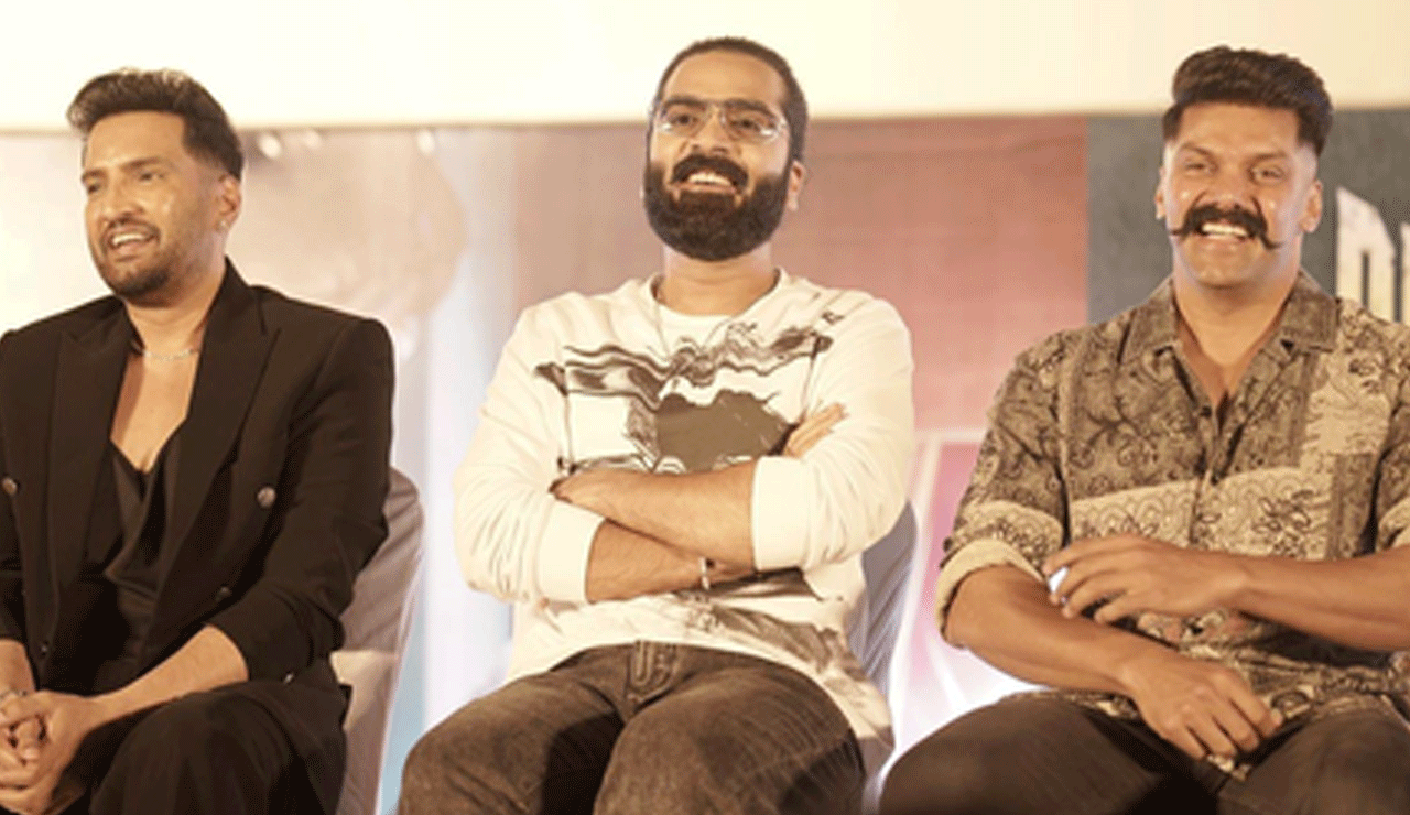When Arya Convinced Santhanam to Demolish His House!