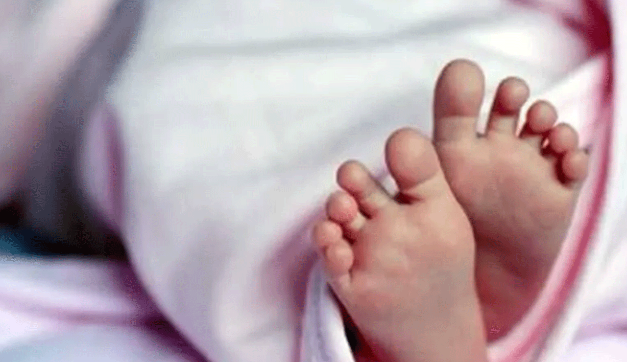 Horror in Telangana: Doctor Performs Surgery via WhatsApp, Twin Babies Die