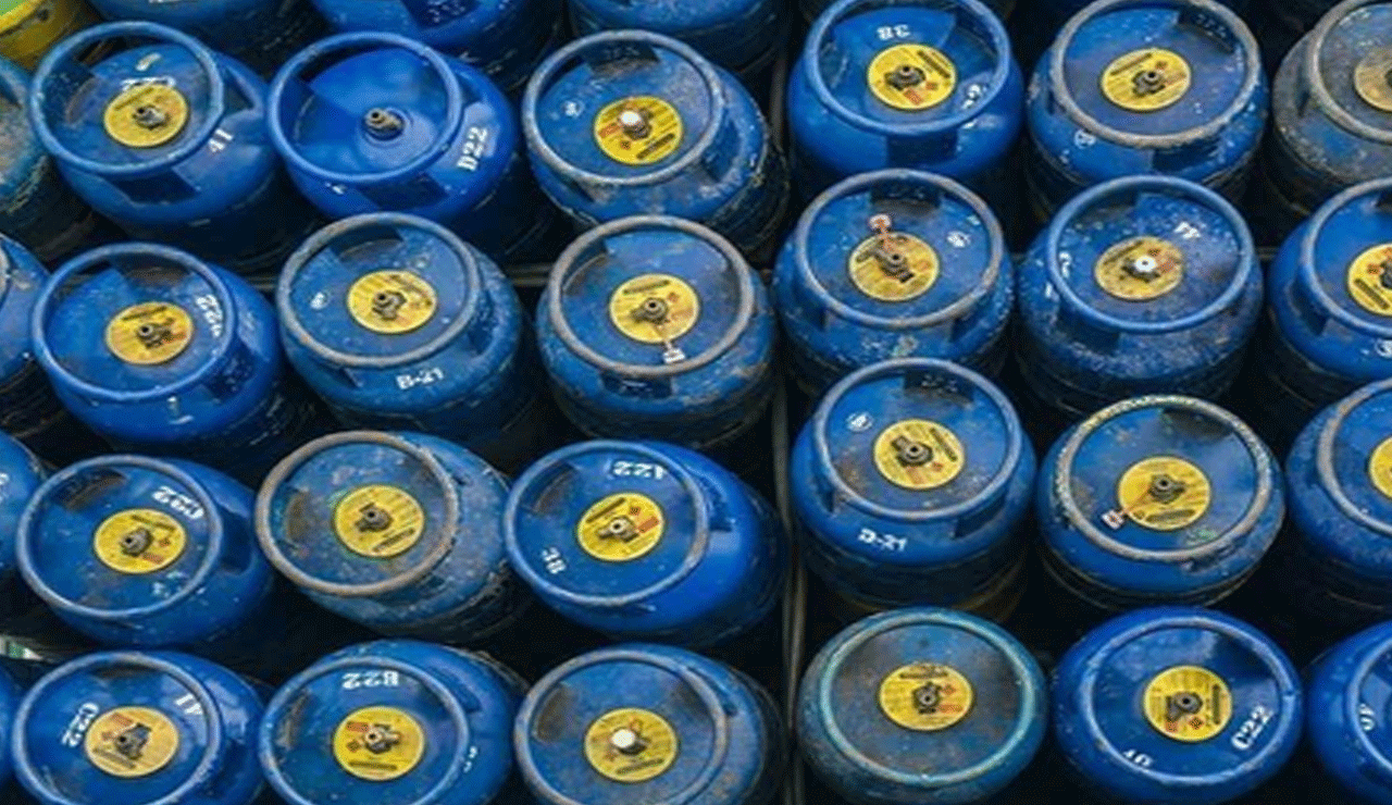 Oil firms slash commercial LPG, jet fuel prices