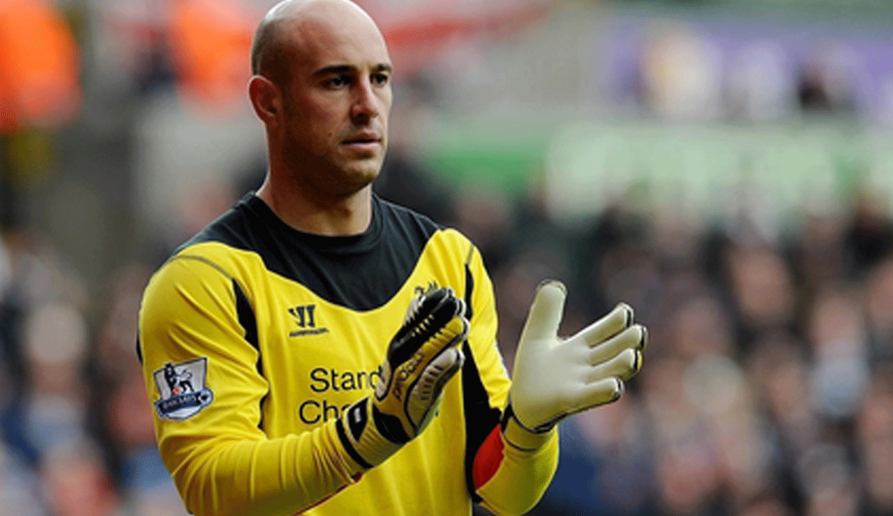 Former Liverpool goalkeeper Pepe Reina announces retirement