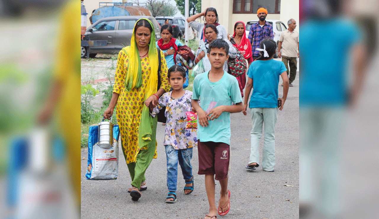 Andhra Pradesh, Telangana evacuate 476 from border states