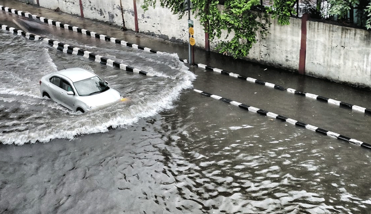 Heavy Rainfall Causes Widespread Waterlogging in Delhi; Government Promises Swift Response
