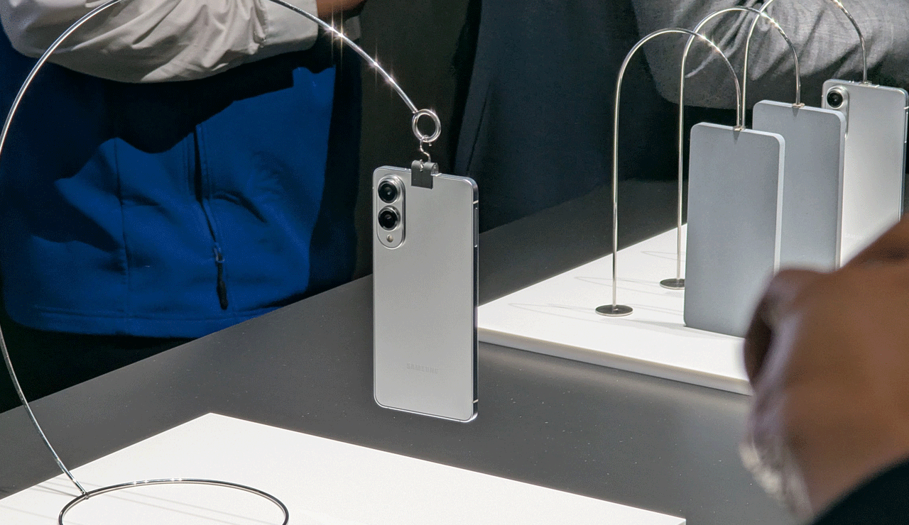 From Plus to Edge: Samsung’s Galaxy S-Series May Be Getting a Bold New Look