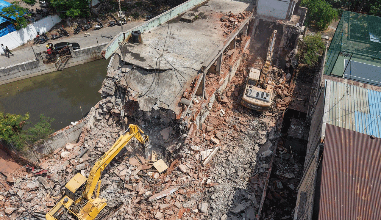 HYDRA on the Move! Begumpet Nala Encroachments Bulldozed at Dawn