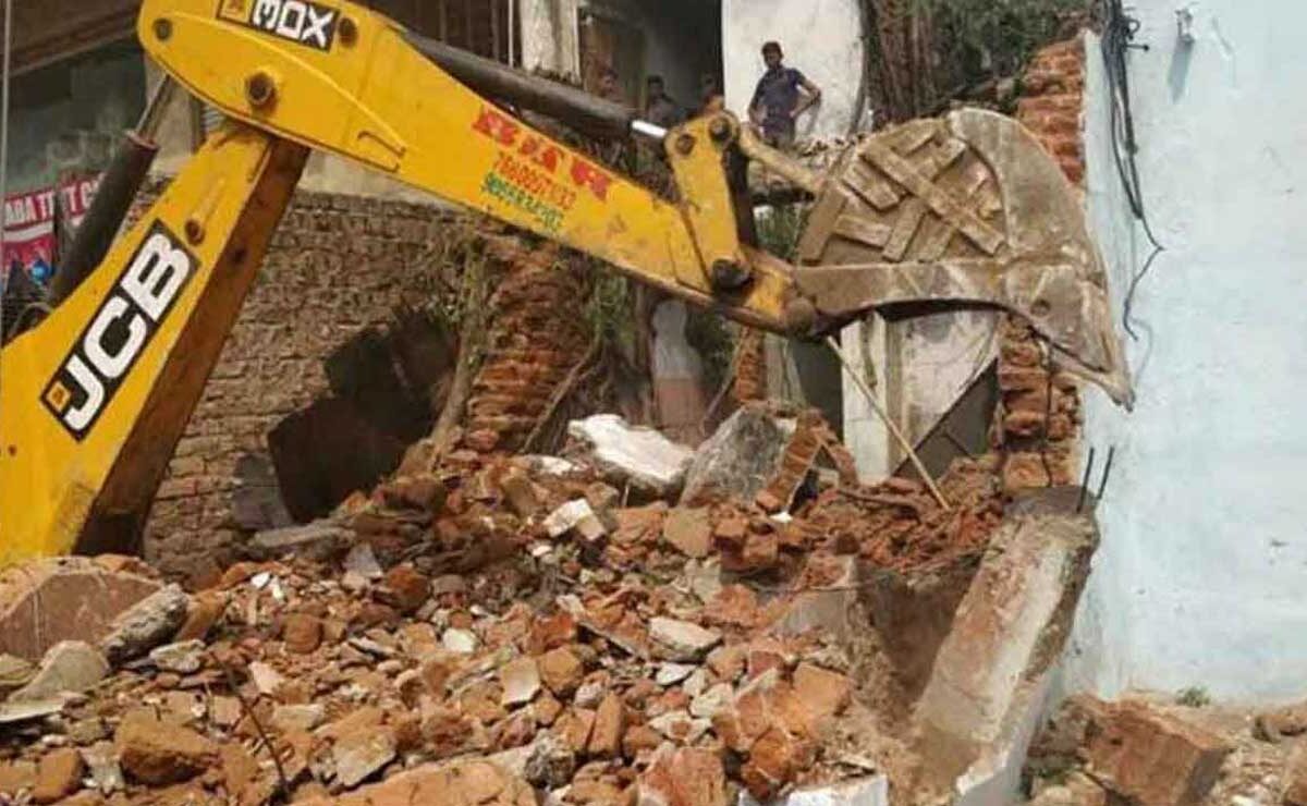 HYDRAA Action in Hyderabad: Three Constructions Demolished Near Chinnari Kunta
