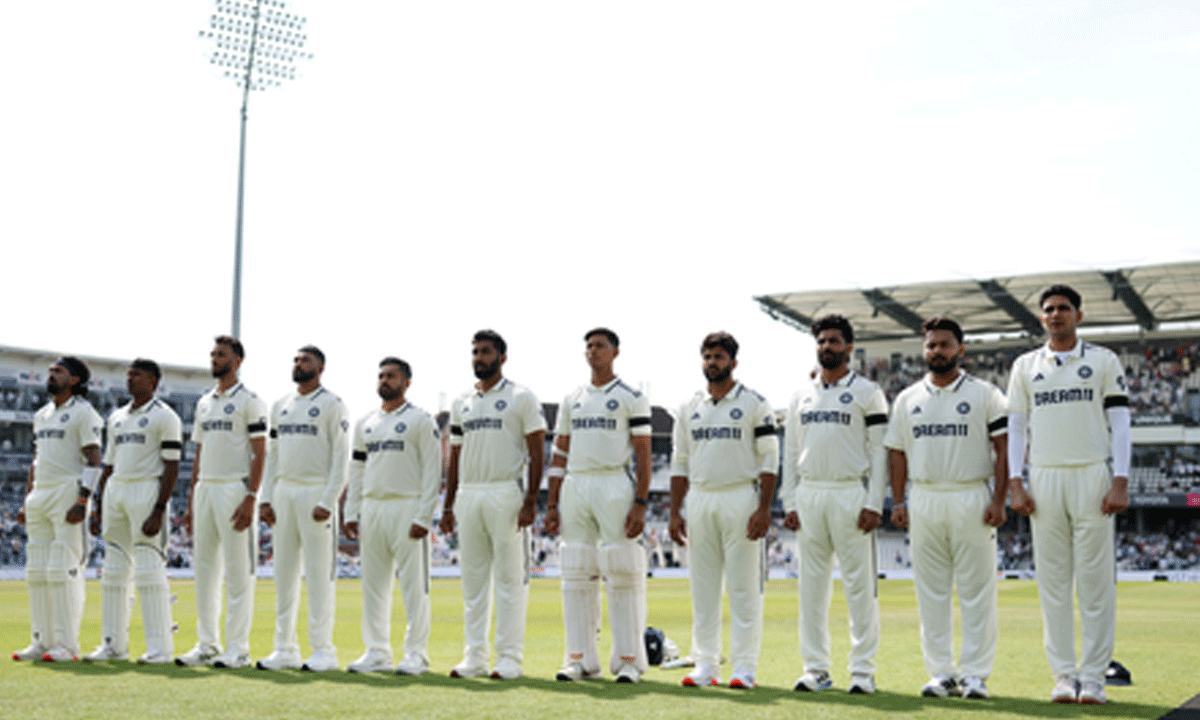 Reason Behind Black Armbands Worn by Players During IND vs ENG 1st Test