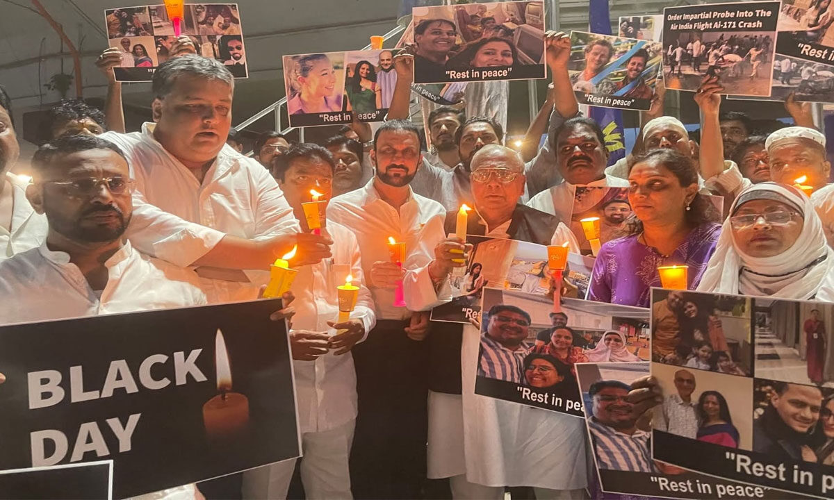 Hyderabad: Feroz Khan Leads Candlelight March at Tank Bund in Memory of Ahmedabad Plane Crash Victims