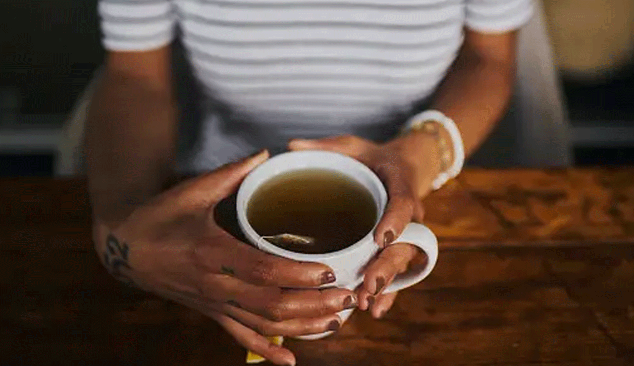 Drinking Too Much Tea or Coffee? These Health Problems May Follow!