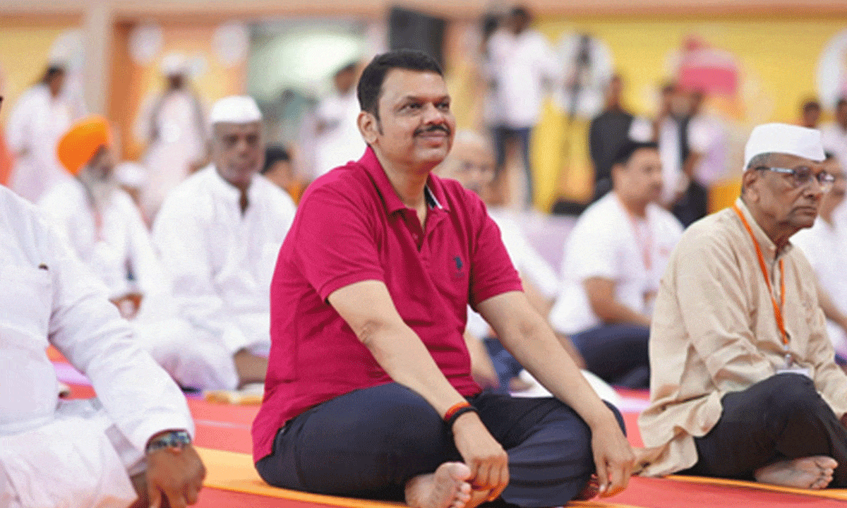 IDY 2025: Let’s Build a Healthy Society Through Yoga, Says Maharashtra CM Devendra Fadnavis