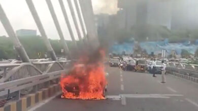 Hyderabad: Car Catches Fire on Durgam Cheruvu Cable Bridge; Two Escape Unhurt