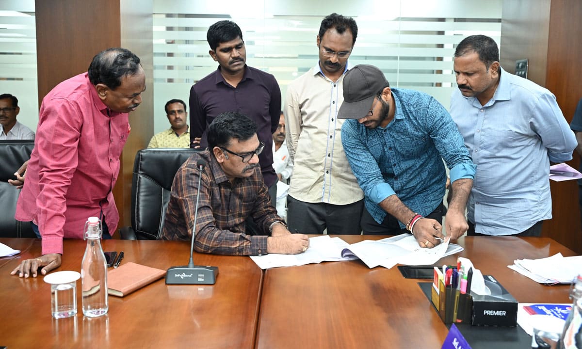 Hyderabad: Encroachments on Parks and Drains: HYDRAA Receives 49 Complaints Through Prajavani