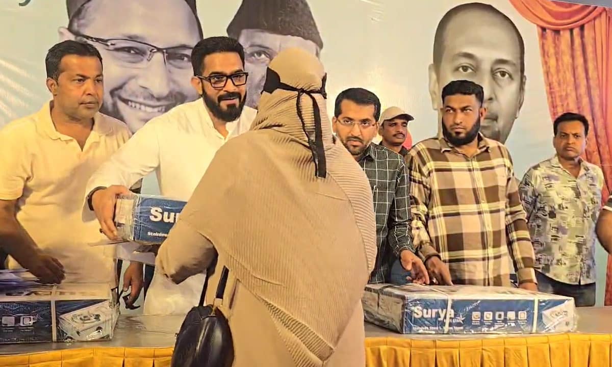 Hyderabad: AIMIM MLA Majid Hussain Distributes Salar‑e‑Millat “Pakwan” Gas Cylinders in Nampally