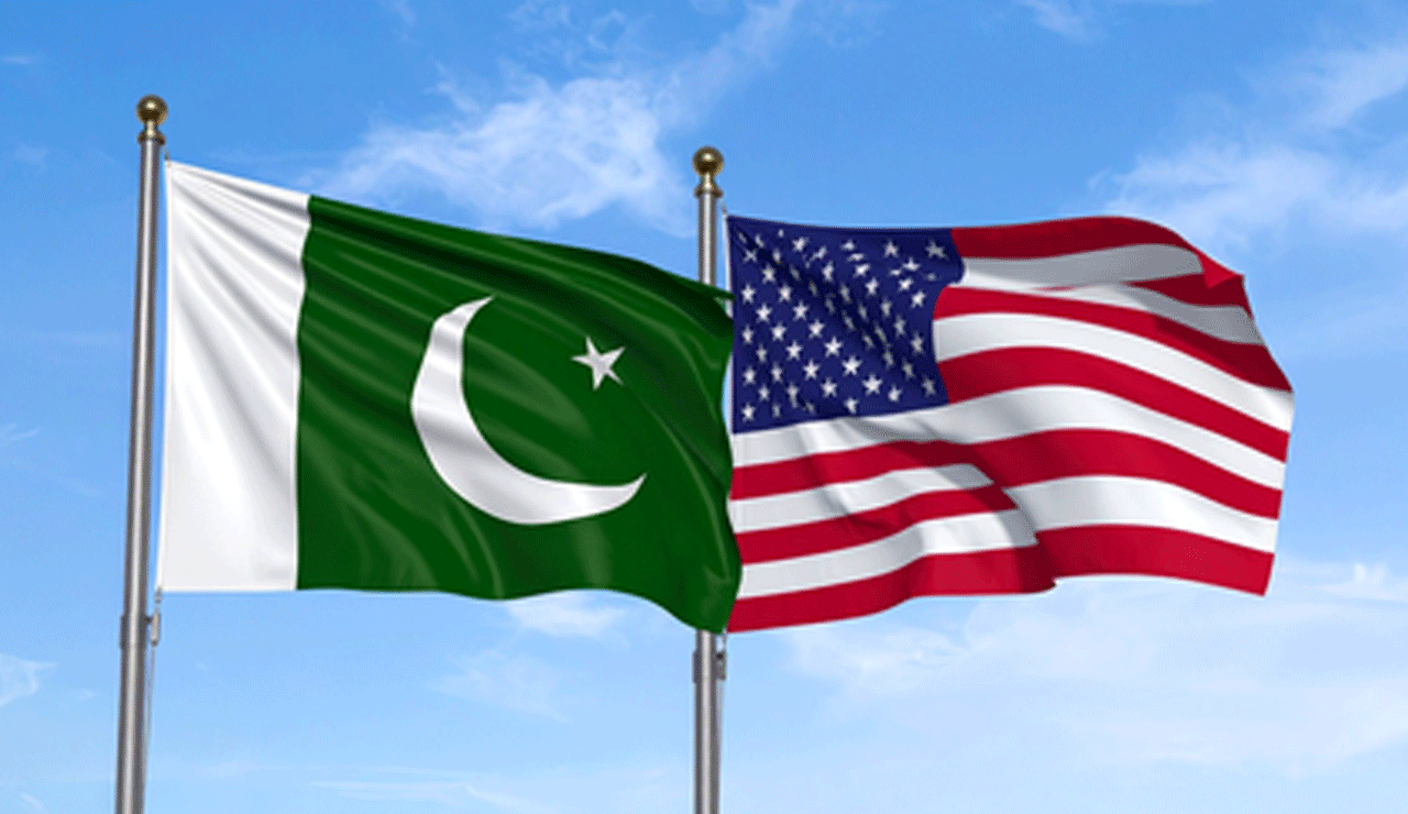 Pakistan Army Chief Munir Meets Donald Trump in Washington