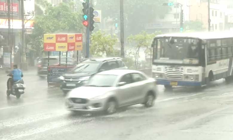 Hyderabad Rain Brings Relief from Scorching Heat, Causes Traffic Snarls in Key Areas