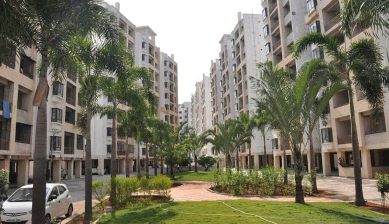Telangana Rajiv Swagruha Auction: Good News for Middle Class! Chance to Buy Flats in Hyderabad Below Market Price — Here’s When
