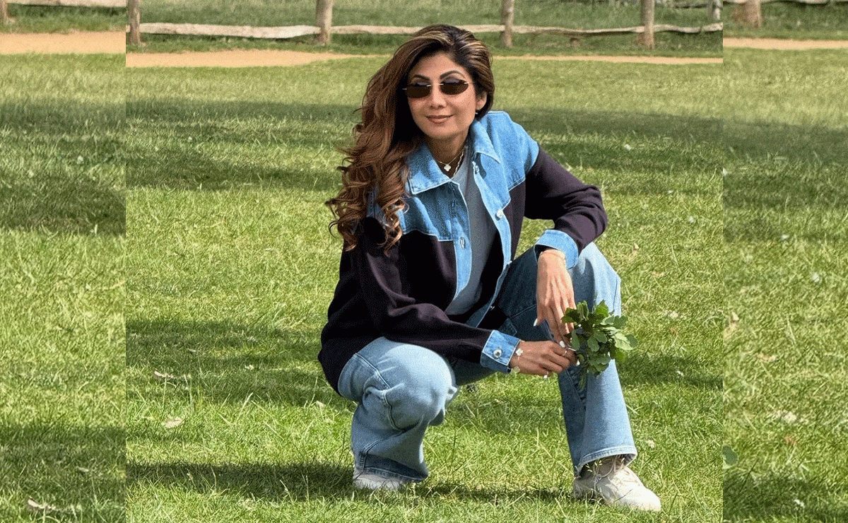 Shilpa Shetty Celebrates 18 Years of ‘Apne’ with Dharmendra and Sunny Deol