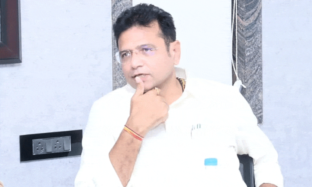 Minister Sridhar Babu Meets French Firms, Talks About Jobs and Investment